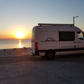 flying help e.V. Van vor Sonnenaufgang
